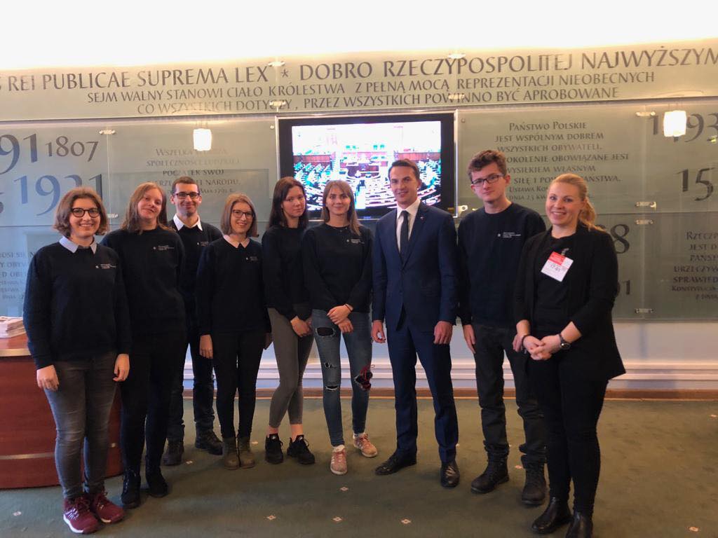 49721859 544550719397816 2141880107248123904 n